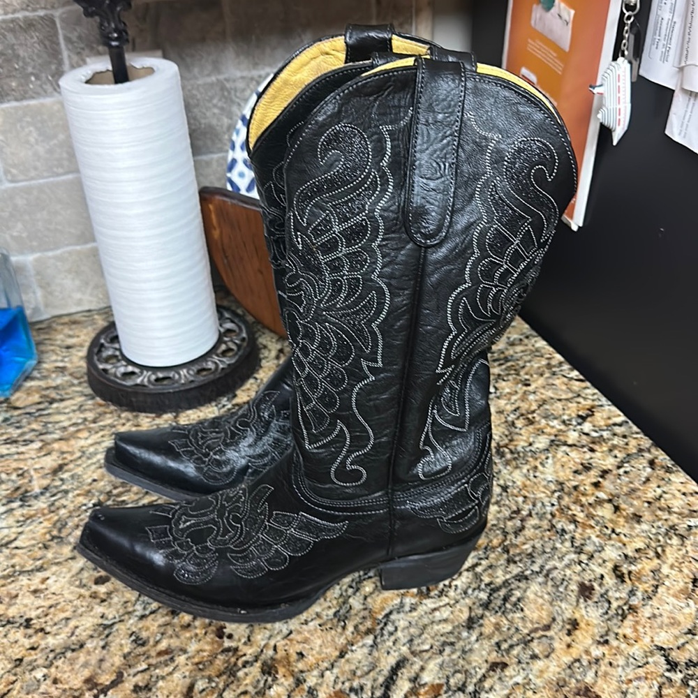 Coral cowgirl boot